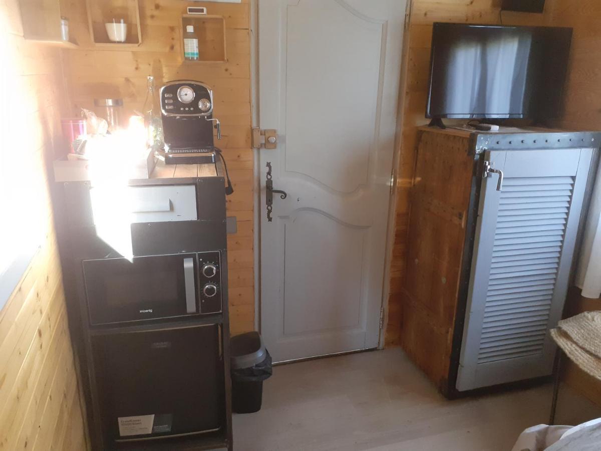 Roulotte Hotel Nîmes Eksteriør billede